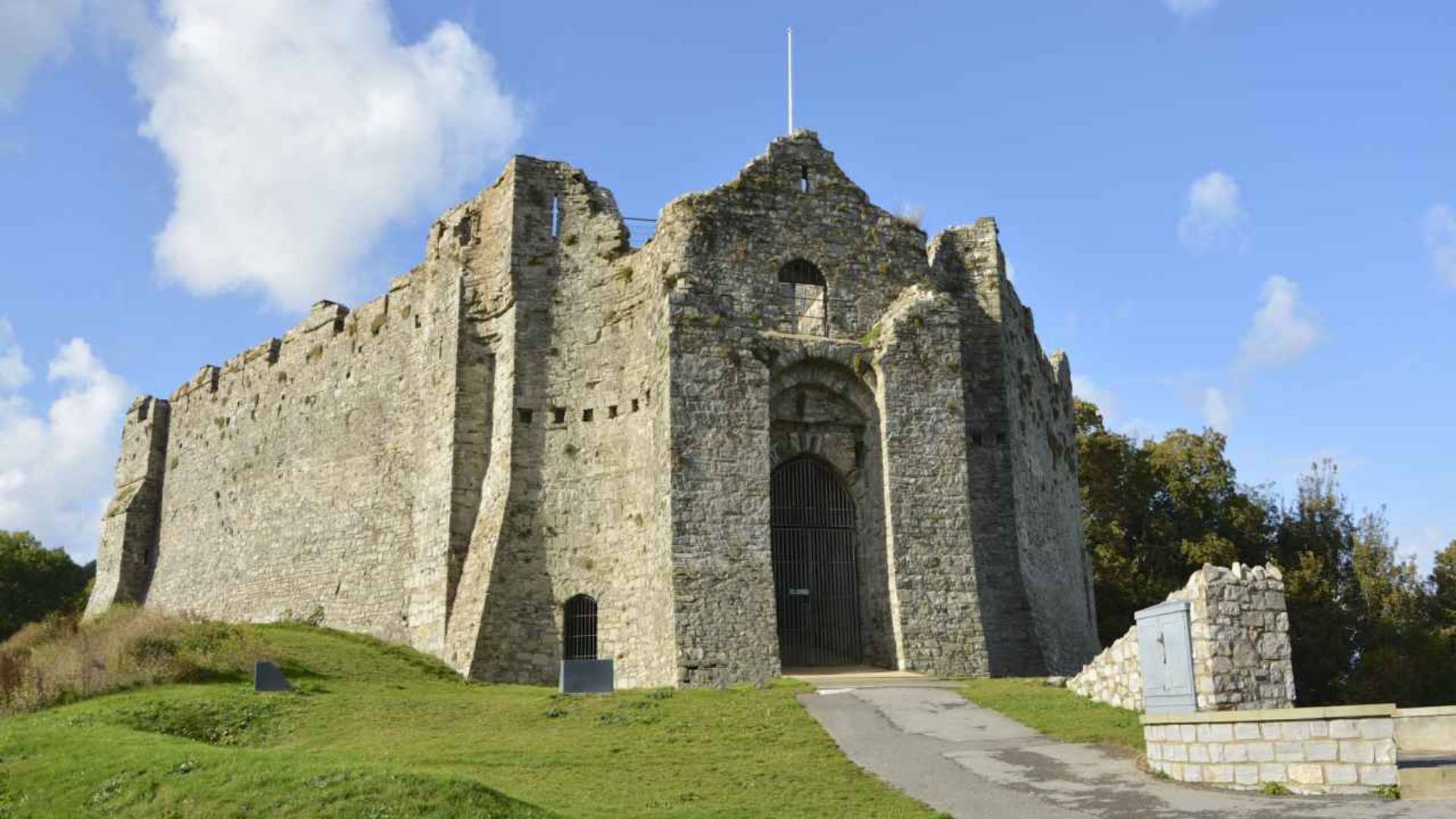 Oystermouth Castle | Explore Swansea | Grand Hotel Swansea